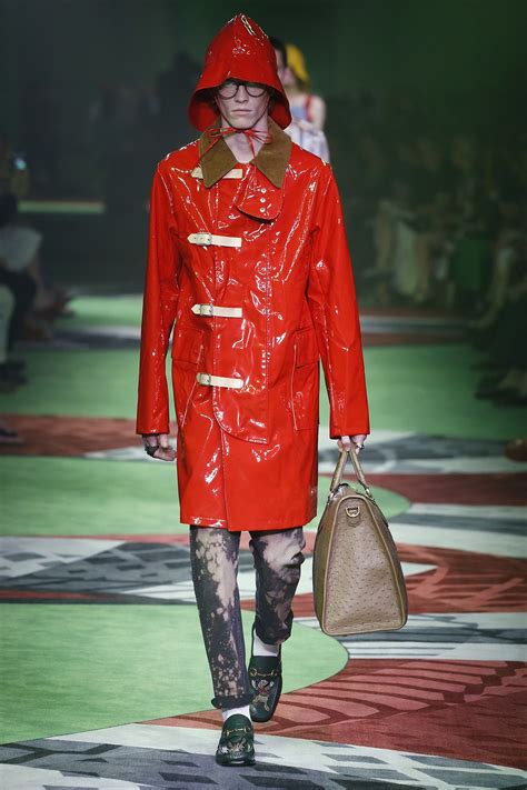 gucci homme aw17|See every look from the Men’s Spring Summer 2017 Runway..